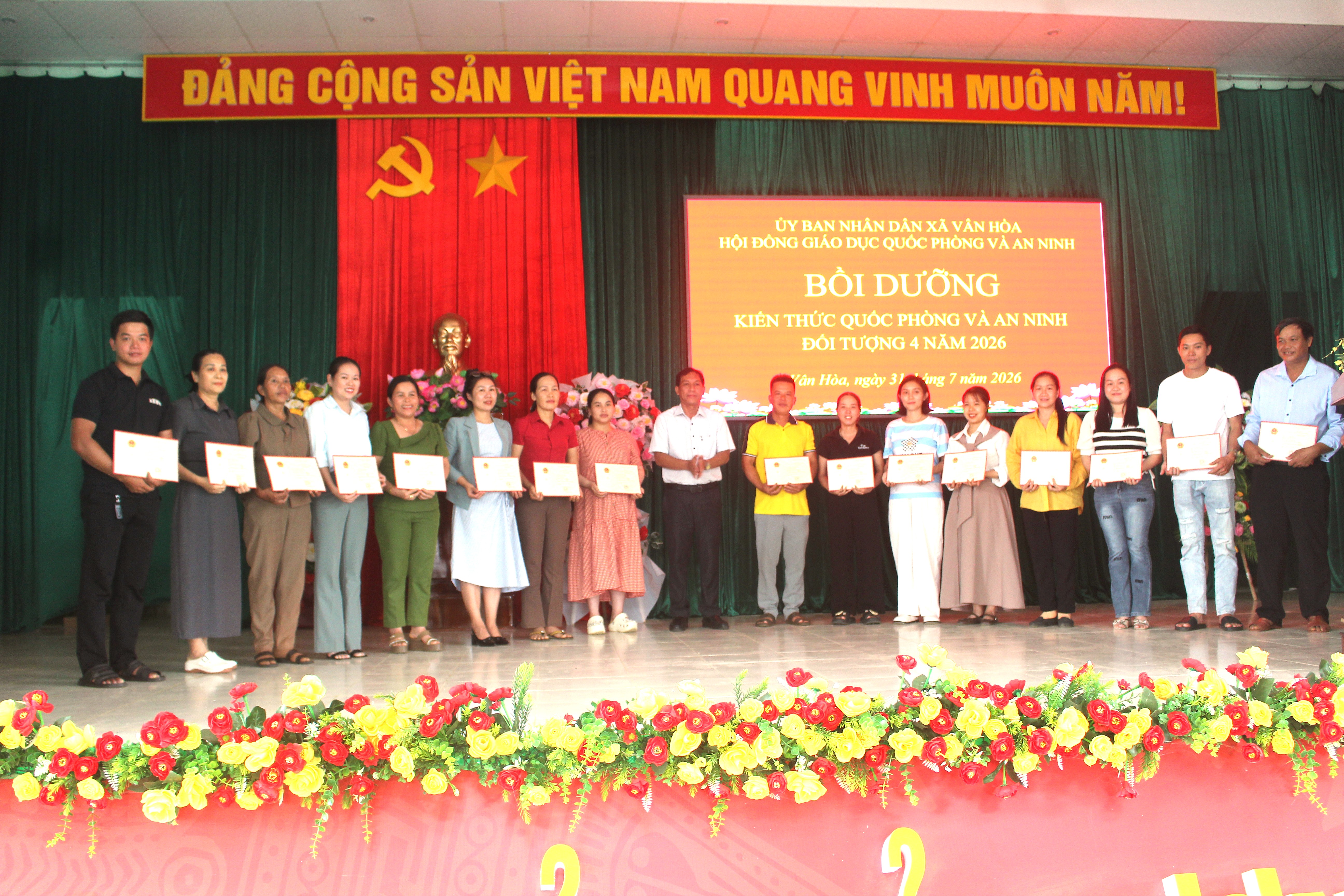 Bế giảng lớp bồi dưỡng kiến thức quốc phòng-an ninh cho đối tượng 4 năm 2026
