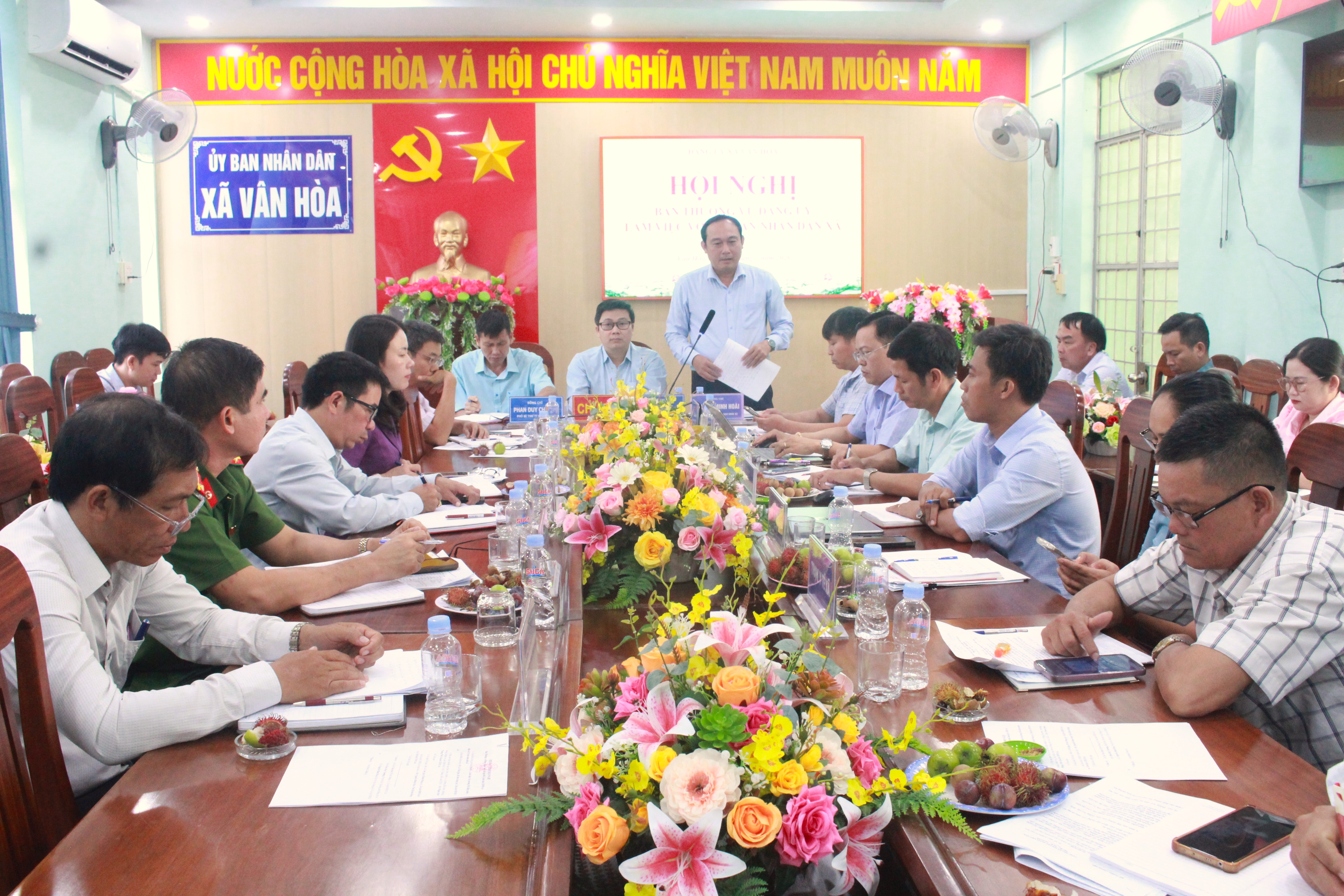Ban Thường vụ Đảng ủy làm việc với Ủy ban nhân dân xã về một số nhiệm vụ trọng tâm 6 tháng cuối năm 2026