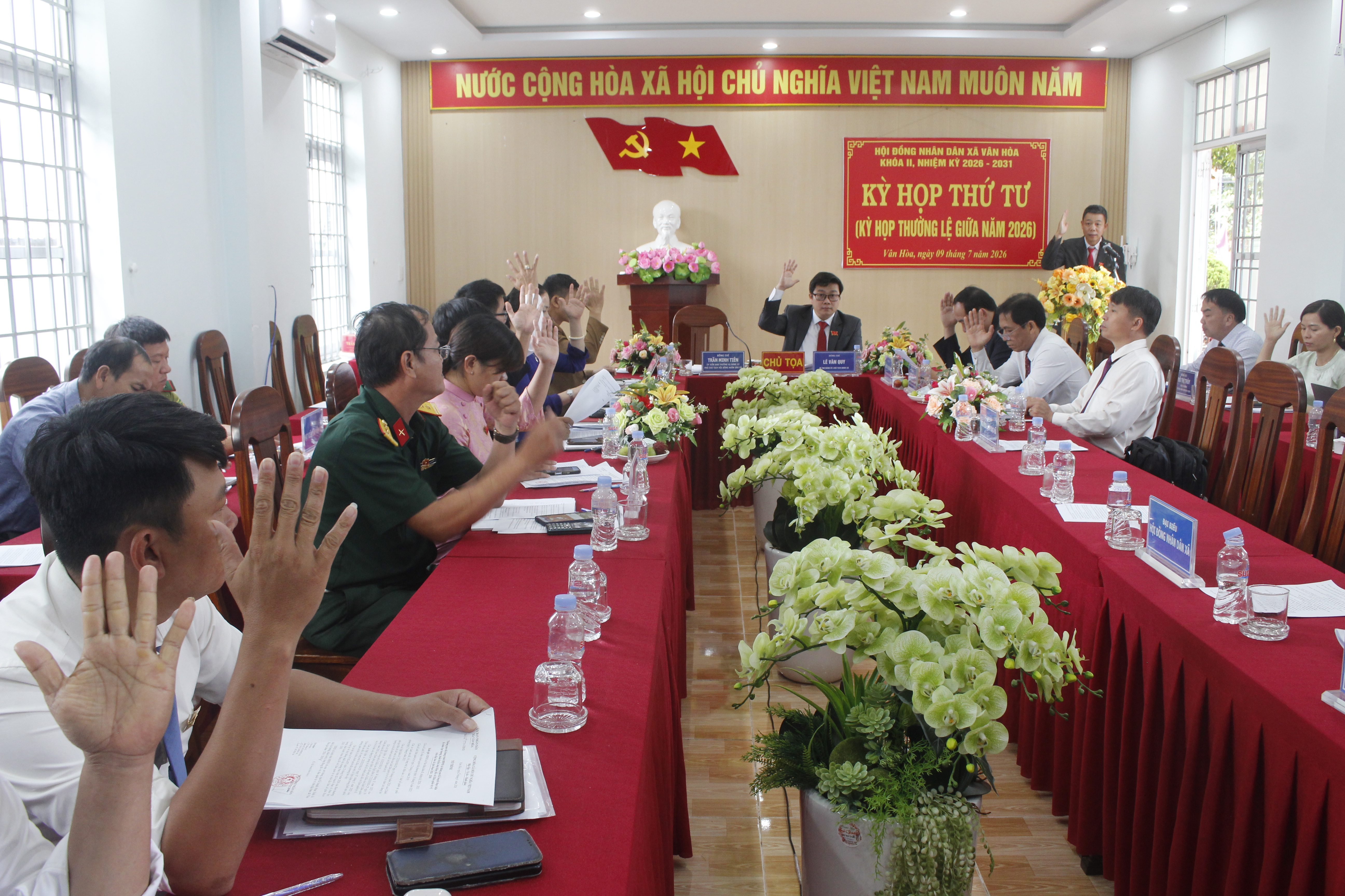 Kỳ họp thứ Tư HĐND xã Vân Hòa khóa II thông qua 5 Nghị quyết
