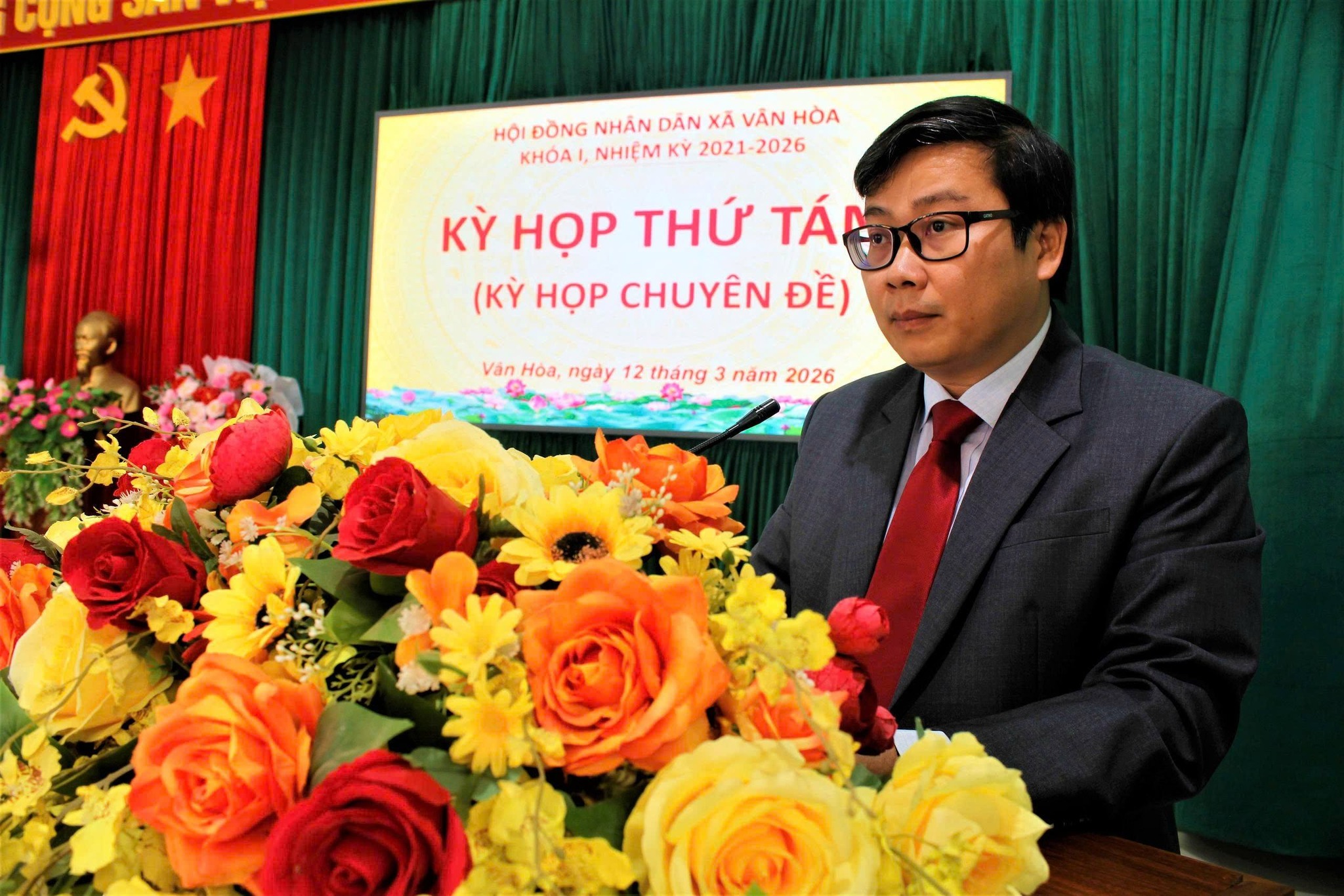 HỘI ĐỒNG NHÂN DÂN XÃ VÂN HOÀ KHOÁ I TỔ CHỨC KỲ HỌP THỨ TÁM- KỲ HỌP CHUYÊN ĐỀ