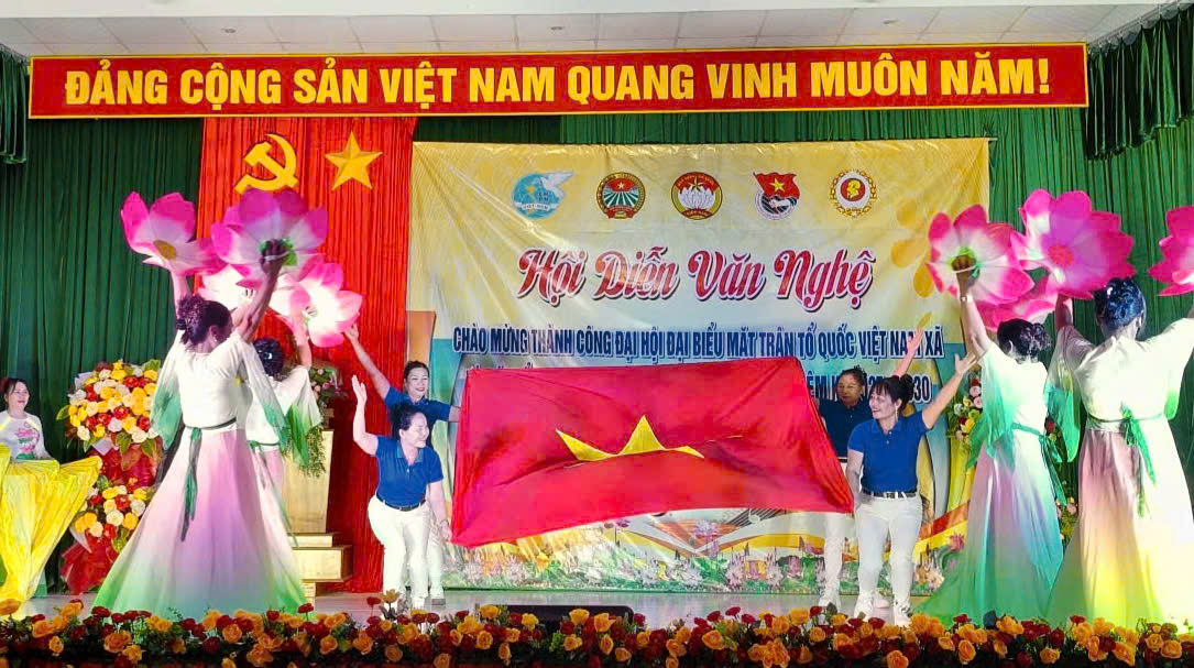 ĐÊM DIỄN VĂN NGHỆ CHÀO MỪNG THÀNH CÔNG ĐẠI HỘI  ĐẠI BIỂU MẶT TRẬN TỔ QUỐC VIỆT NAM XÃ VÂN HÒA  VÀ CÁC TỔ CHỨC CHÍNH TRỊ - XÃ HỘI NHIỆM KỲ 2025–2030