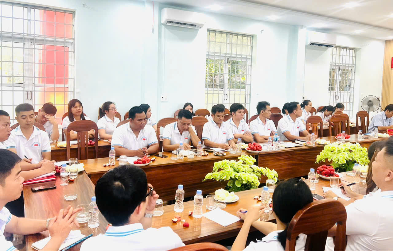 z7053768293407_278876170f174081324943cee03bf314