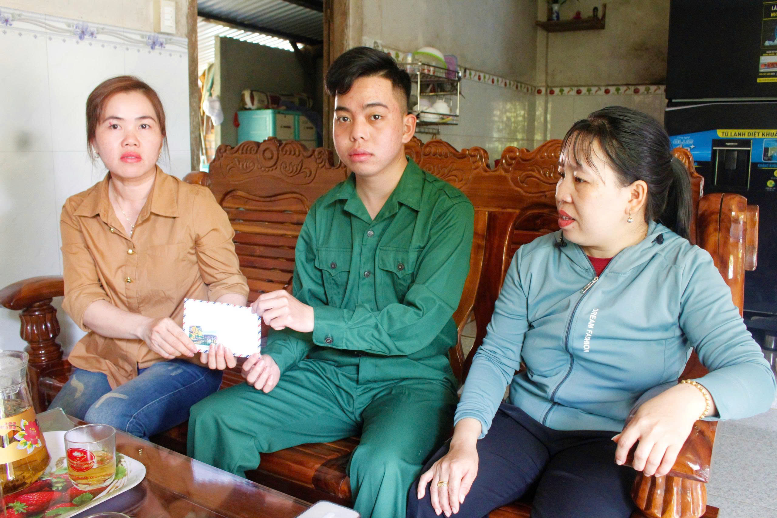 gen-h-z7578114737300-eb0066988c99232cdcf0dda75dc4985b