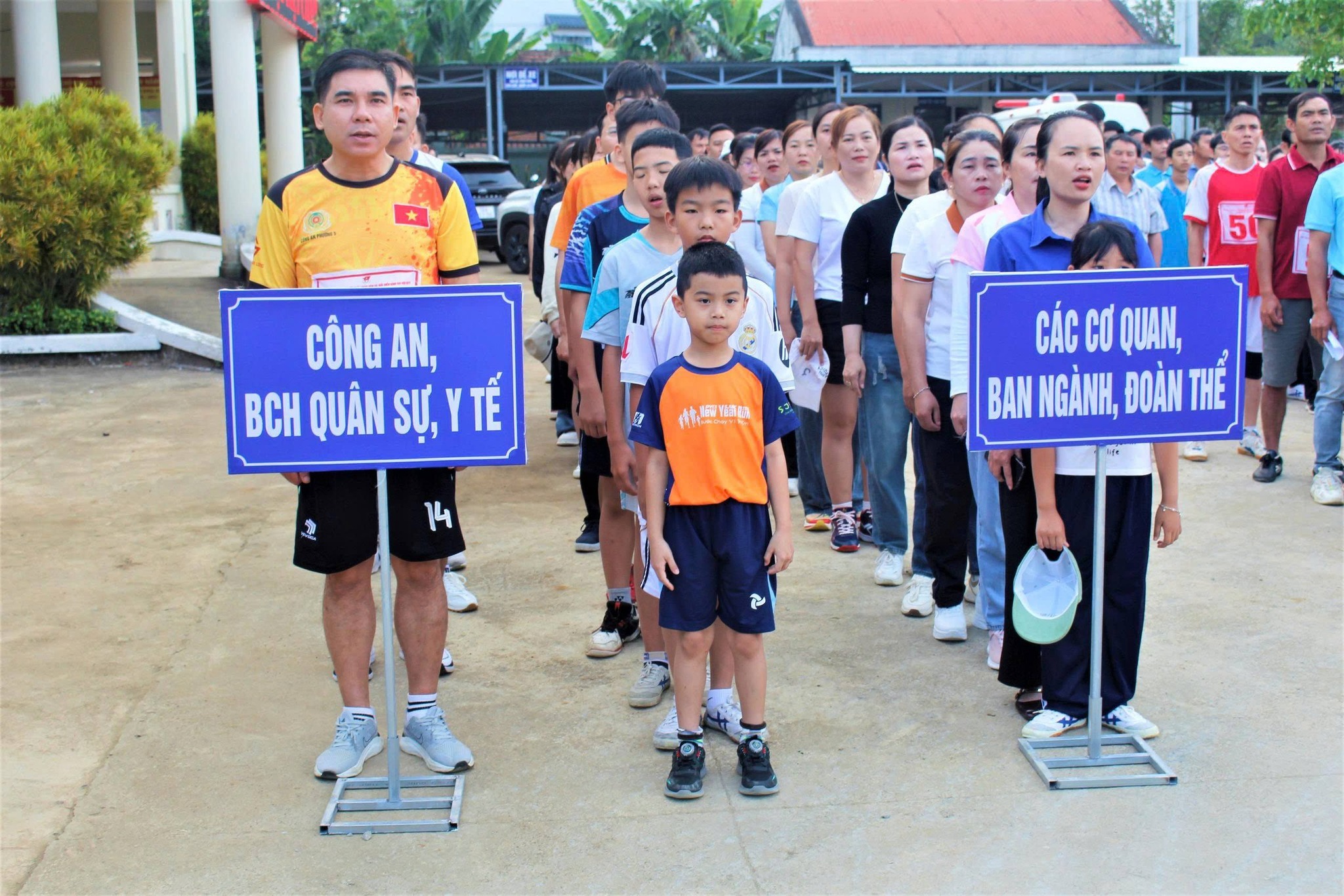 XÃ VÂN HOÀ TỔ CHỨC LỄ PHÁT ĐỘNG NGÀY CHẠY OLYMPIC VÌ SỨC KHỎE TOÀN DÂN
