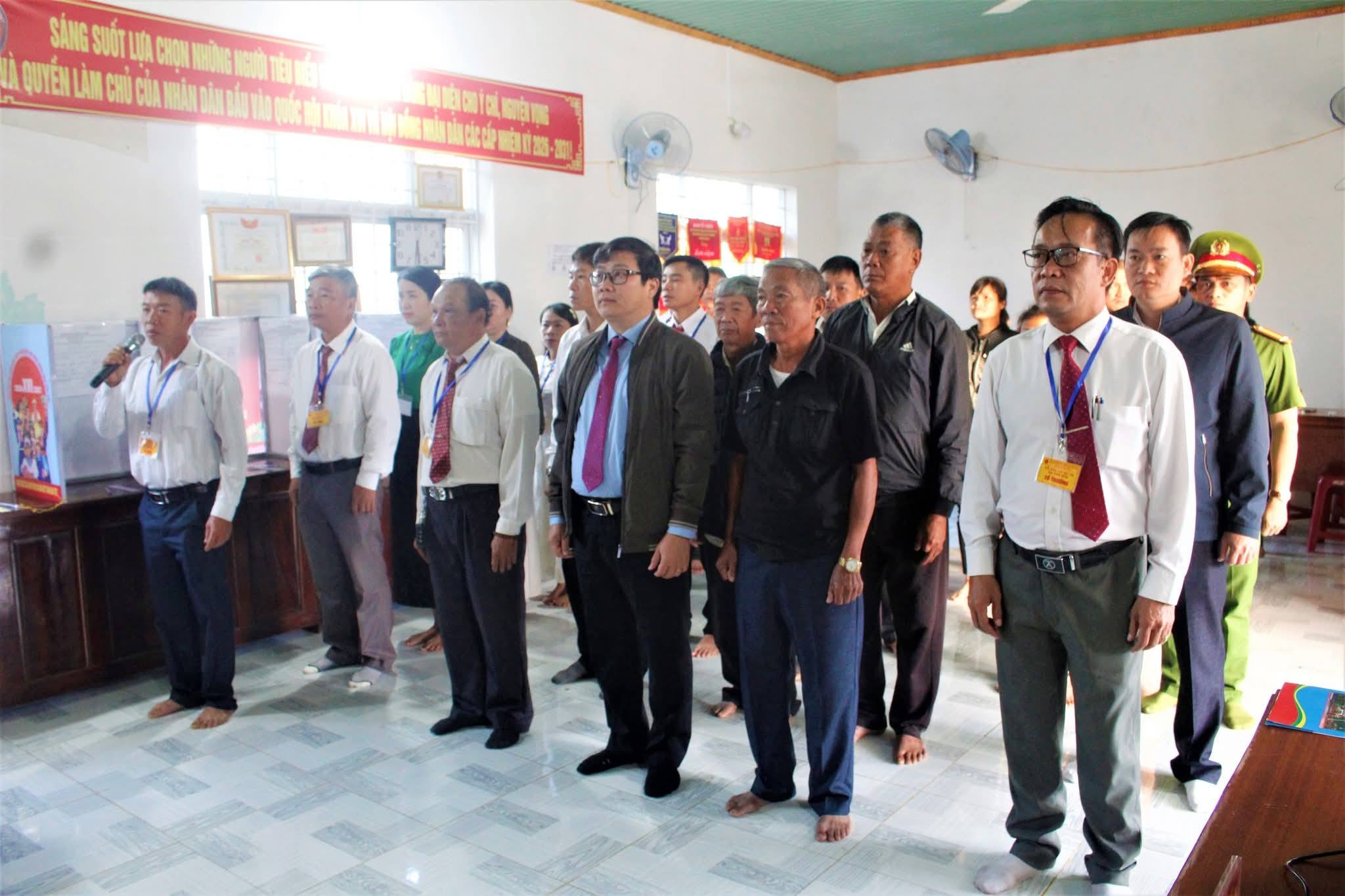 CUỘC BẦU CỬ Ở XÃ VÂN HÒA DIỄN RA AN TOÀN, ĐÚNG LUẬT, THỰC SỰ LÀ NGÀY HỘI CỦA TOÀN DÂN