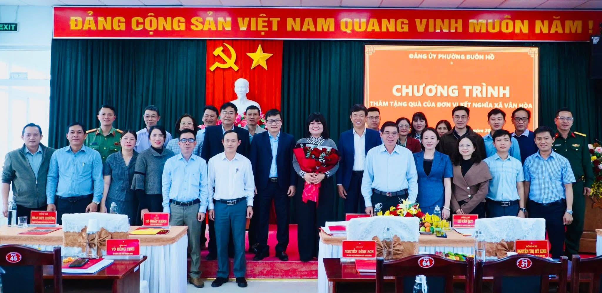 BUÔN HỒ – VÂN HÒA: VUN ĐẮP QUAN HỆ KẾT NGHĨA – ẤM TÌNH XUÂN BÍNH NGỌ