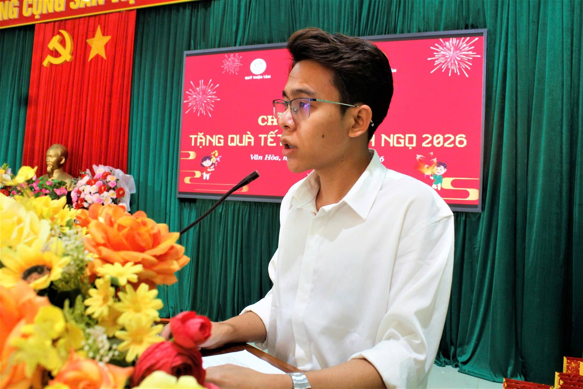 CHƯƠNG TRÌNH TRAO TẶNG QUÀ TẾT XUÂN BÍNH NGỌ TẠI XÃ VÂN HÒA