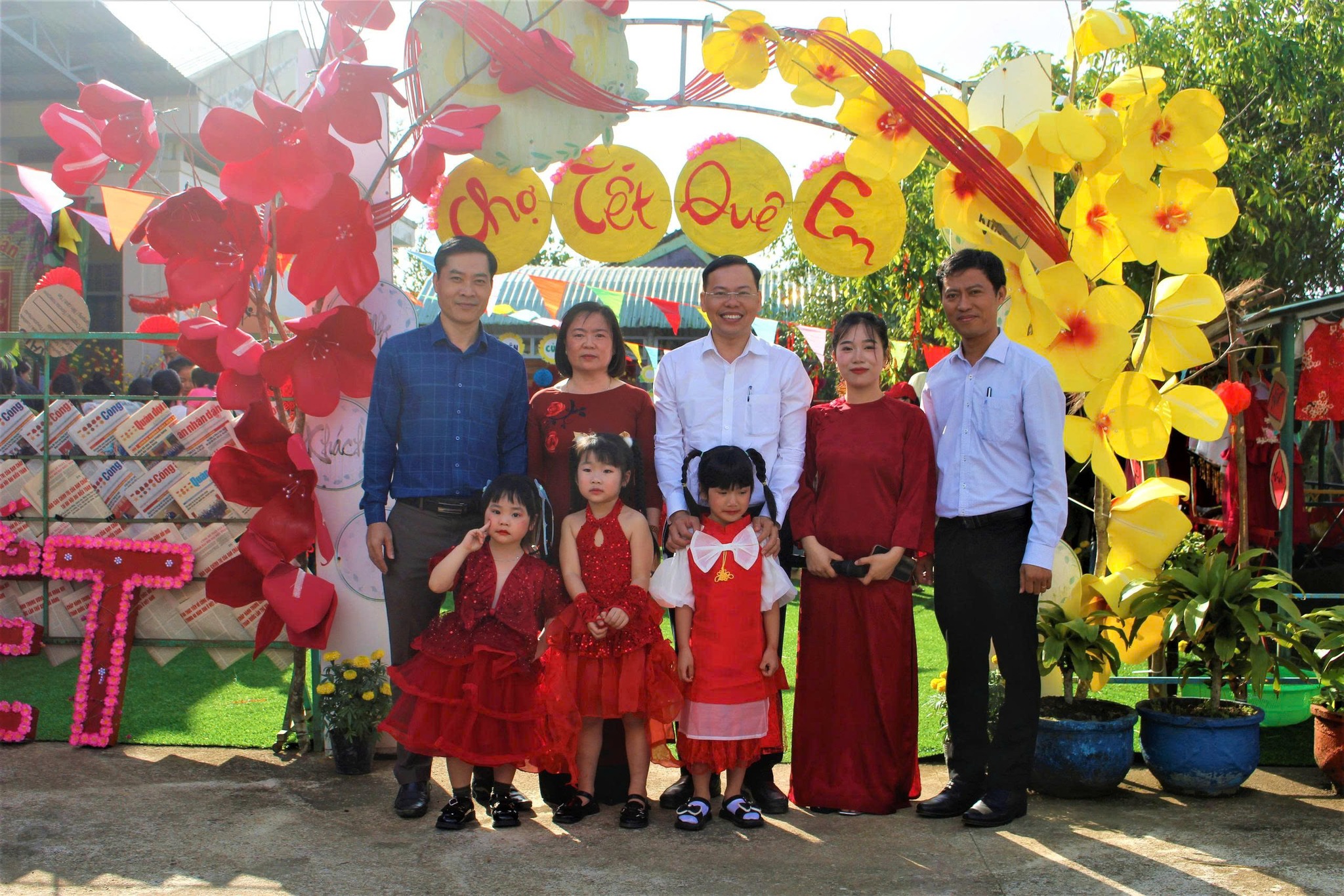 TRƯỜNG MẦM NON SƠN LONG TỔ CHỨC CHƯƠNG TRÌNH “CHỢ TẾT QUÊ EM”