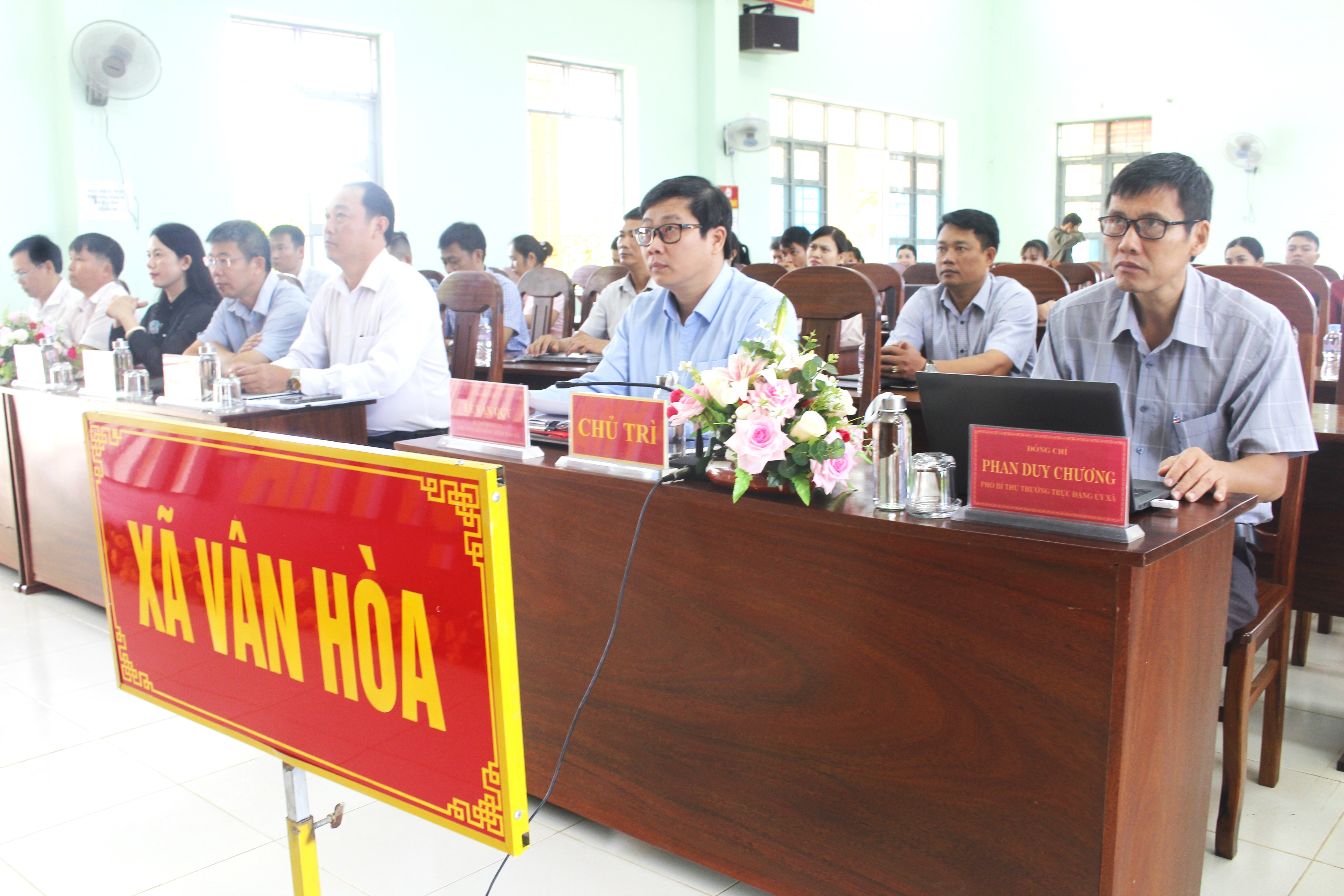 Xã Vân Hòa kết nối trực tuyến Hội nghị toàn quốc nghiên cứu, học tập, quán triệt và triển khai thực hiện Nghị quyết số 10 của Bộ Chính trị