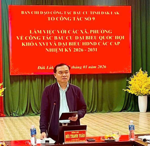 TỔ CÔNG TÁC SỐ 9 CỦA TỈNH KIỂM TRA, GIÁM SÁT CÔNG TÁC BẦU CỬ TRÊN ĐỊA BÀN TỈNH