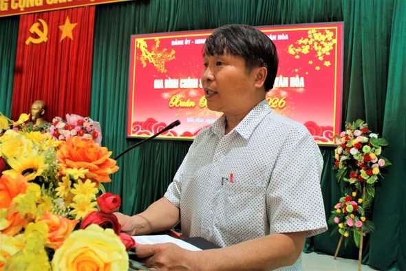 XÃ VÂN HÒA TỔ CHỨC GẶP MẶT, TẶNG QUÀ GIA ĐÌNH CHÍNH SÁCH, NGƯỜI CÓ CÔNG