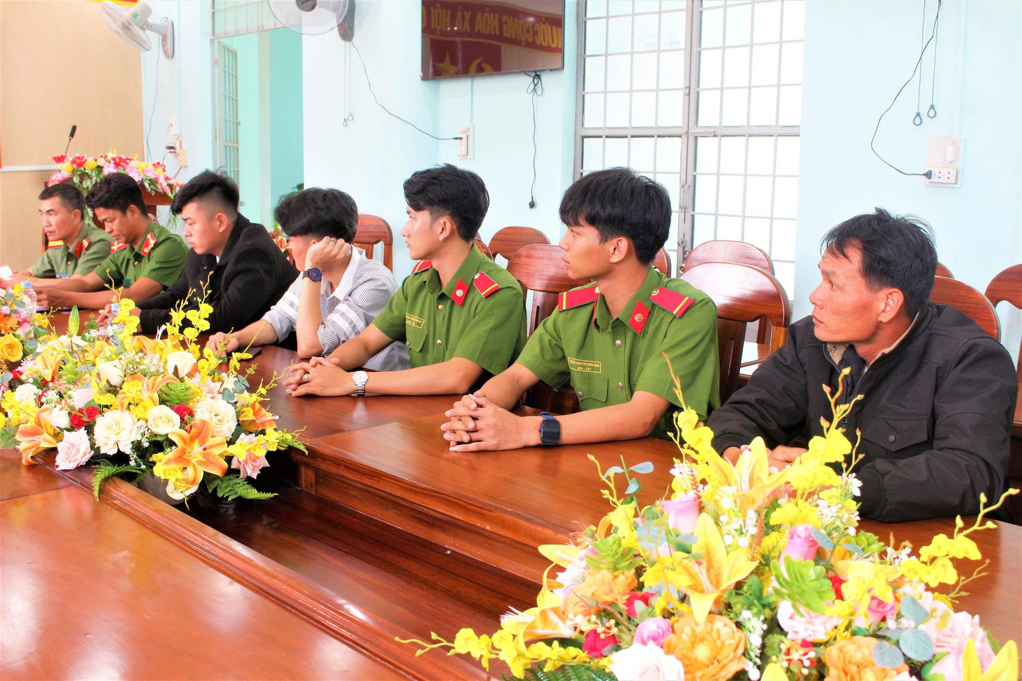 XÃ VÂN HÒA CHÀO MỪNG CÁC CHIẾN SĨ NGHĨA VỤ CÔNG AN HOÀN THÀNH NHIỆM VỤ QUÂN SỰ TRỞ VỀ ĐỊA PHƯƠNG